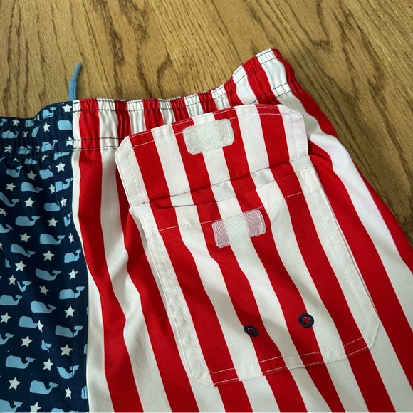 Vineyard Vines Boys L American Flag printed chappy swim trunks - Picture 6 of 8